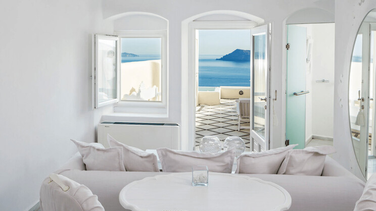 Canaves Oia Suites